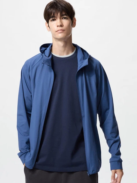 Ветровка женская Uniqlo 625674518 M Синяя (1159843460) - Фото 5 Ветровка женская Uniqlo 625674518 M Синяя (1159843460) - изображение 5