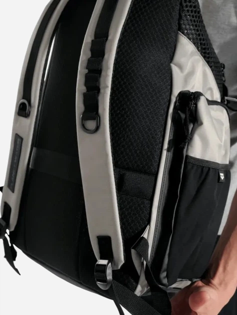 Рюкзак спортивный 45 л вмещает формат А4 Arena One Go Backpack 45L 010231-800 Бежевый (3468337653851) - изображение 7