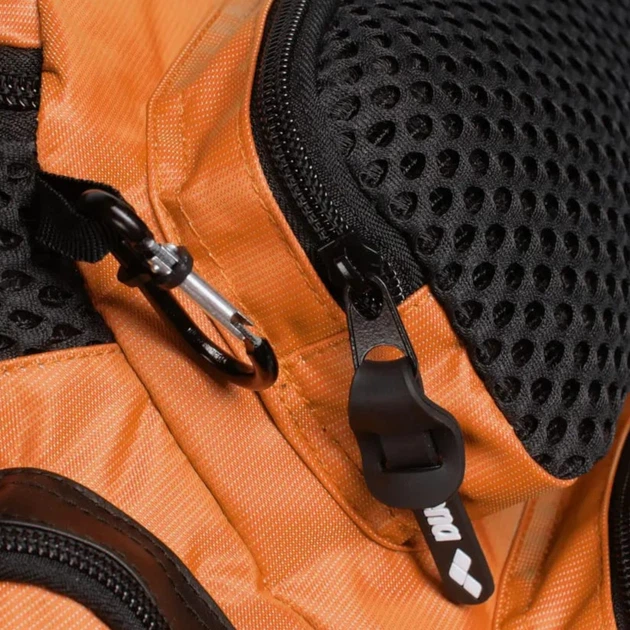 Рюкзак спортивный 45 л вмещает формат А4 Arena One Go Backpack 45L 010231-900 Оранжевый (3468337653868) - Фото 11 Рюкзак спортивный 45 л вмещает формат А4 Arena One Go Backpack 45L 010231-900 Оранжевый (3468337653868) - изображение 11