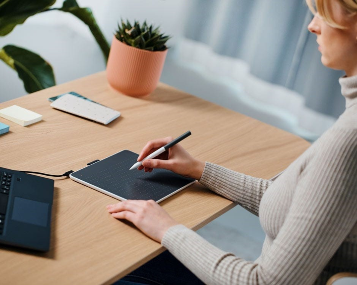 Графічний планшет Wacom One M Bluetooth (CTC6110WLW1B) - зображення 7
