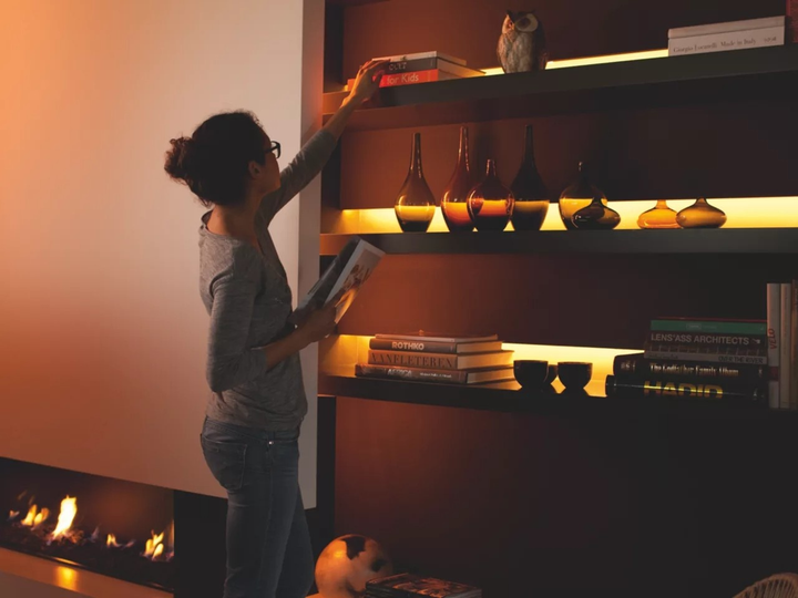 Подовжувач розумної світлодіодної стрічки Philips Hue Lightstrip Plus V4 EMEA 1м (871869970344800) - зображення 9