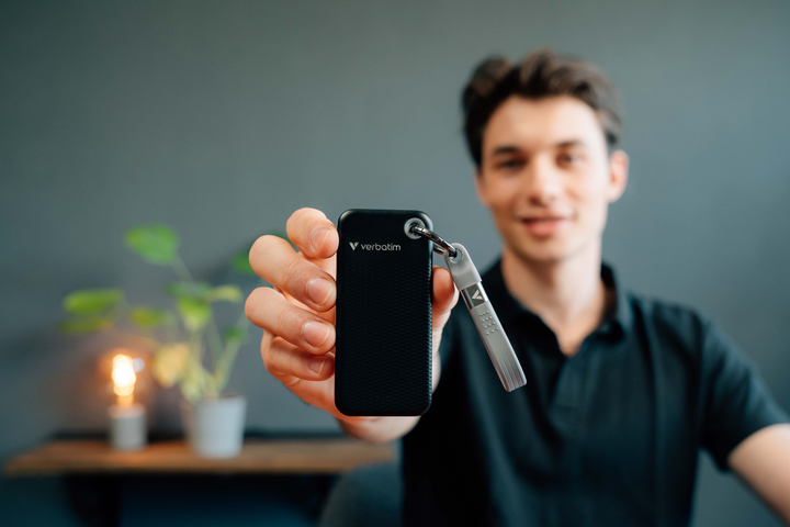 SSD диск Verbatim Pocket SSD 1ТВ USB 3.2 Gen 2 Type-C Black-Gray (0023942321903) External - зображення 2