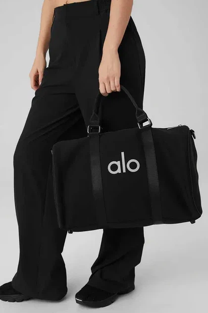 Alo Yoga ベルトバック　3L ☆ 新品 alo yoga Explorer Fanny Pack ベルトバックの通販 by