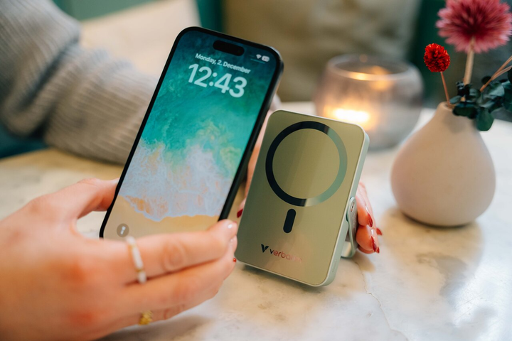 УМБ Verbatim Charge Go з підставкою 10000 mAh 20W Green (23942322597) - зображення 4