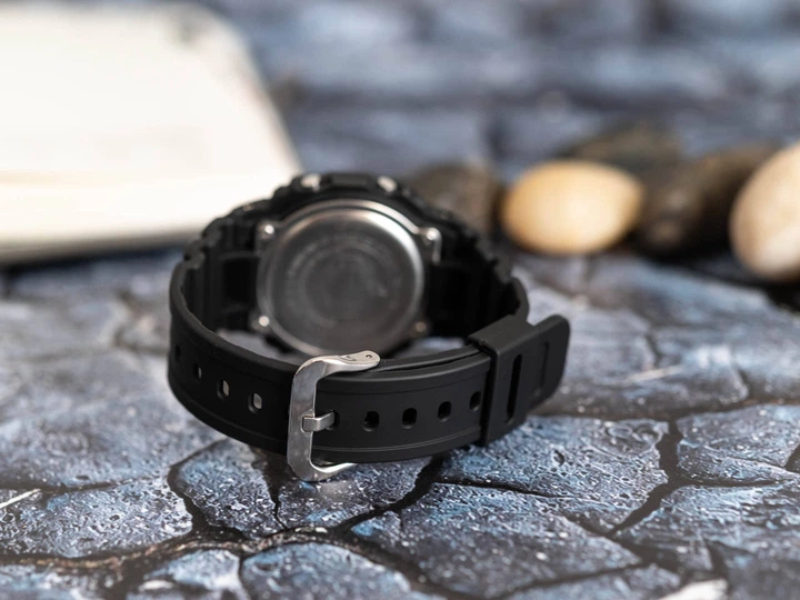 Мужские часы CASIO G-Shock DW-5600UE-1ER - изображение 8