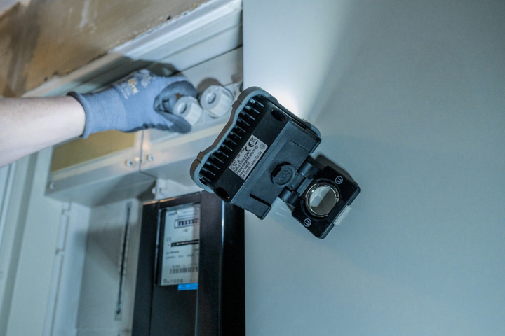 Reflektor Brennenstuhl LED przenośny akumulatorowy SH 1000 MAC 1000 lm IP54 (1173700009) - obraz 6