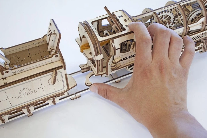 Механічний 3D-пазл UGEARS Локомотив з тендером 443 деталі (70012) (4820184120235) - изображение 10