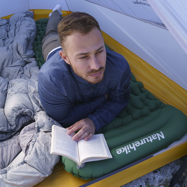 Матрац надувний з підголівником Naturehike CNK2300DZ0001 Темно-зелений (6976023929540) - зображення 2