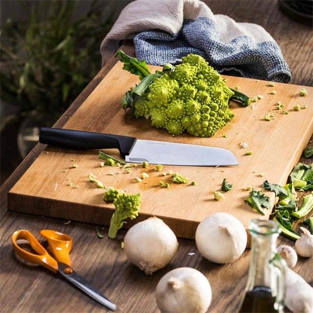 Nóż Santoku Fiskars Hard Edge 15 cm (6424002011040) - obraz 4