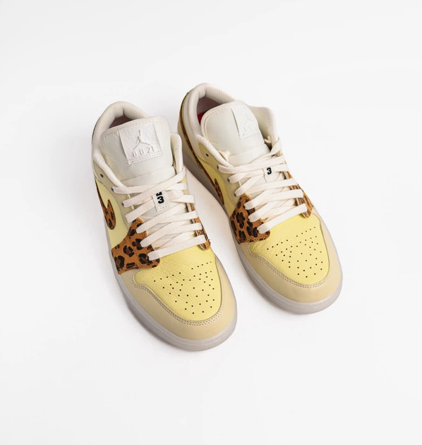 Кросівки Air Jordan 1 Low Snkrs Day Yellow/White Dn6998-700 42 - зображення 4