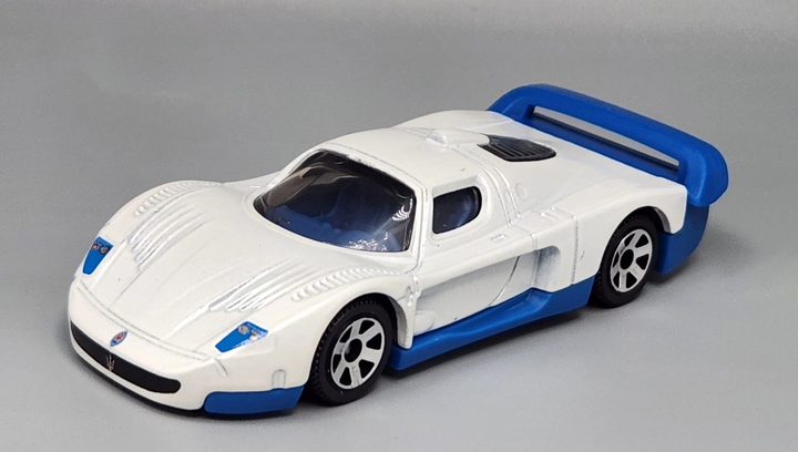 Машинка Большой Город Matchbox 2004 Maserati MC12 1:64 HVP09 White