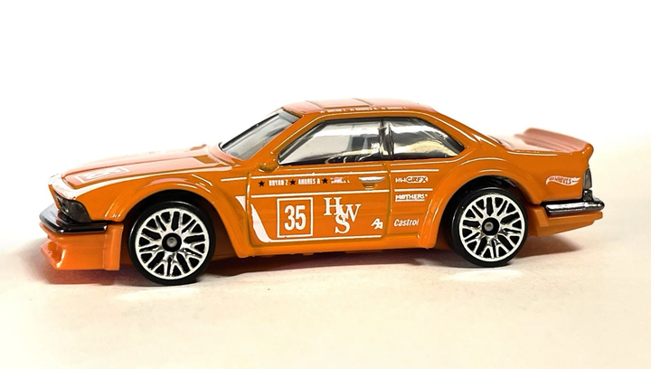 Машинка Базова Hot Wheels BMW 635 CSi Wild Widebody 1:64 JBB84