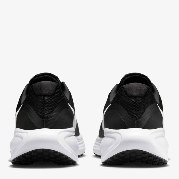 Buty do biegania męskie Nike Revolution 8 HJ9198-003 41 (8US) 26 cm Czarne (197862886887) - obraz 4
