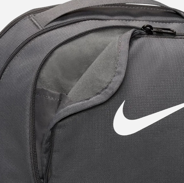 Plecak sportowy materialowy A4 24L Nike Nk Brsla M Bkpk - 9.5 (24L) DH7709-068 Szary (195871703614) - obraz 6