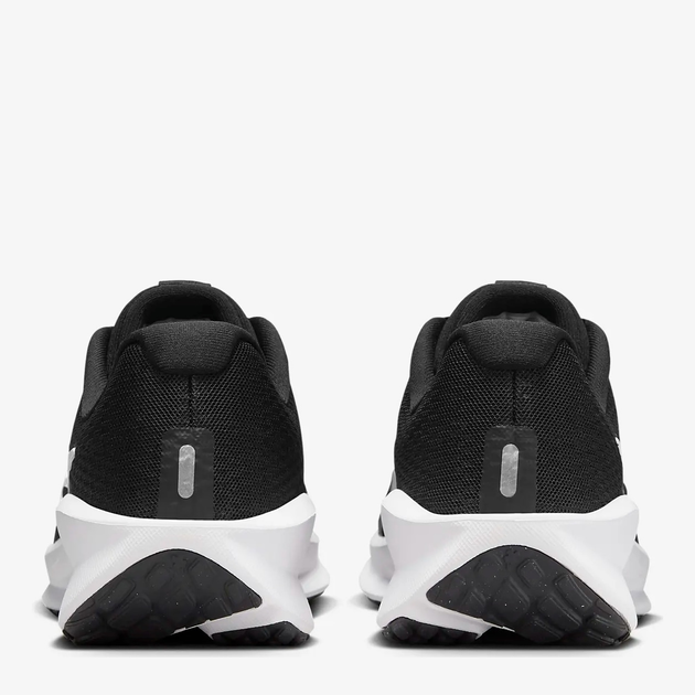 Жіночі кросівки для бігу Nike W Downshifter 13 FD6476-001 40.5 (9US) 26 см Чорні (196975441068) - зображення 4