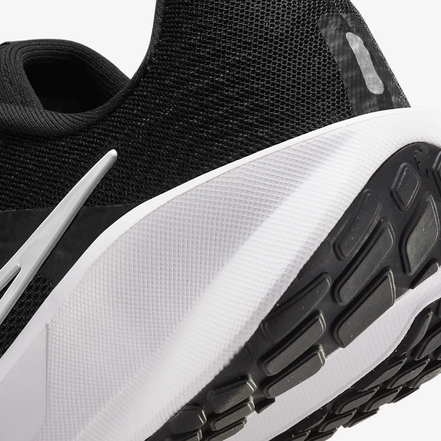 Жіночі кросівки для бігу Nike W Downshifter 13 FD6476-001 38.5 (7.5US) 24.5 см Чорні (196975440689) - зображення 8