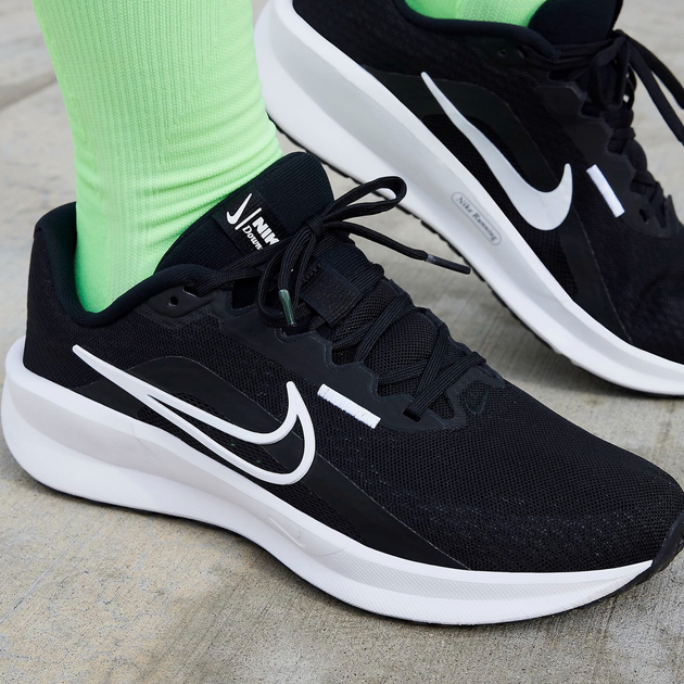Жіночі кросівки для бігу Nike W Downshifter 13 FD6476-001 36 (5.5US) 22.5 см Чорні (196975440733) - зображення 9