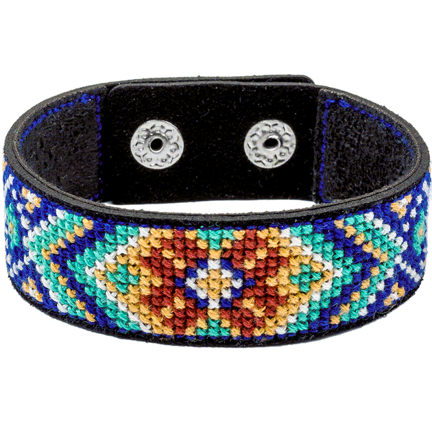 Набор для вышивания нитками на искусственной коже Wonderland Crafts FLHL-032 Браслет - Фото 2 Набор для вышивания нитками на искусственной коже Wonderland Crafts FLHL-032 Браслет - изображение 2