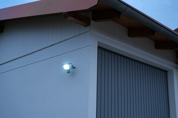 Naświetlacz LED Brennenstuhl JARO 3060 P z czujnikiem ruchu 2300 lm 20 W Czarny (1171250242) - obraz 12