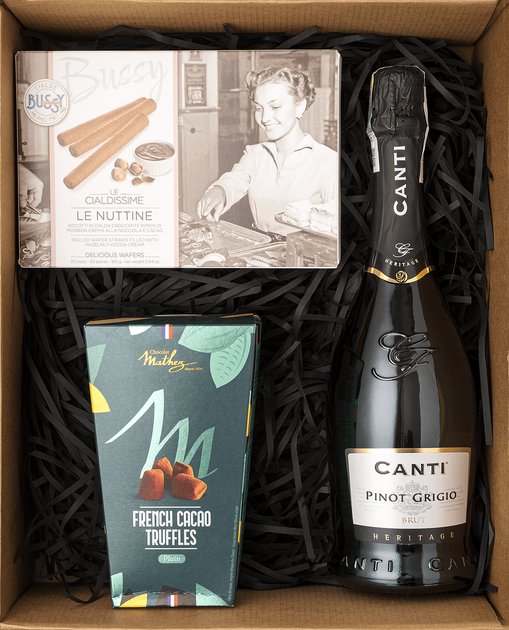 Подарочный набор Brut Buro base Вино игристое Canti Pinot Grigio Brut Blanc белое брют 0.75 л 11% + Трубочки вафельные Bussy Le Nuttine 160 г + Шоколадные конфеты Mathez Трюфели 250 г (2021001143044) - изображение 2