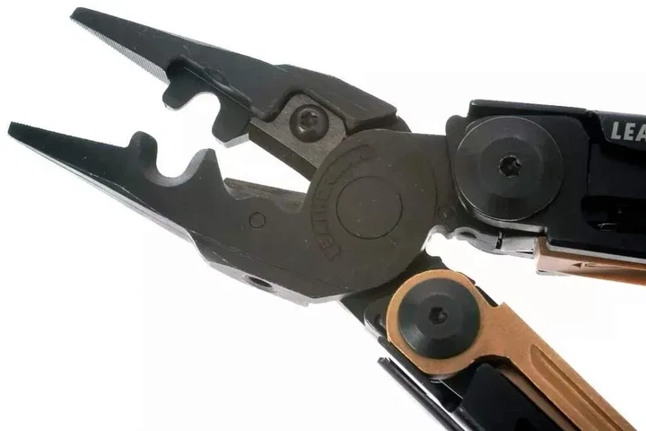 Мультиінструмент Leatherman MUT EOD Black, чохол нейлоновий Molle (олива), sight adjuster - изображение 10