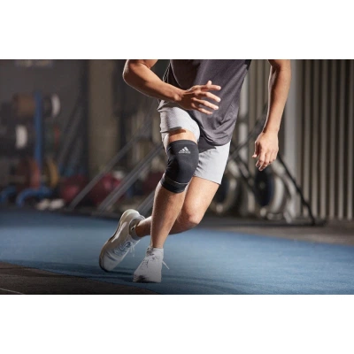 Фіксатор коліна Adidas Performance Knee Support ADSU-13322-NL чорний M (885652007573) - Фото 7 Фіксатор коліна Adidas Performance Knee Support ADSU-13322-NL чорний M (885652007573) - зображення 7