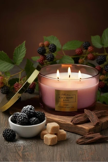 Ароматична свічка Pepco Home premium edition Black Berry& Oud - Фото 2 Ароматична свічка Pepco Home premium edition Black Berry& Oud - зображення 2