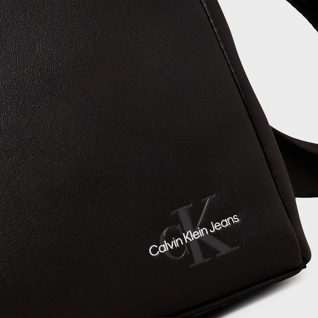 Torba listonoszka męska Calvin Klein K50K512025-BEH Czarna (8720639030132) - obraz 5