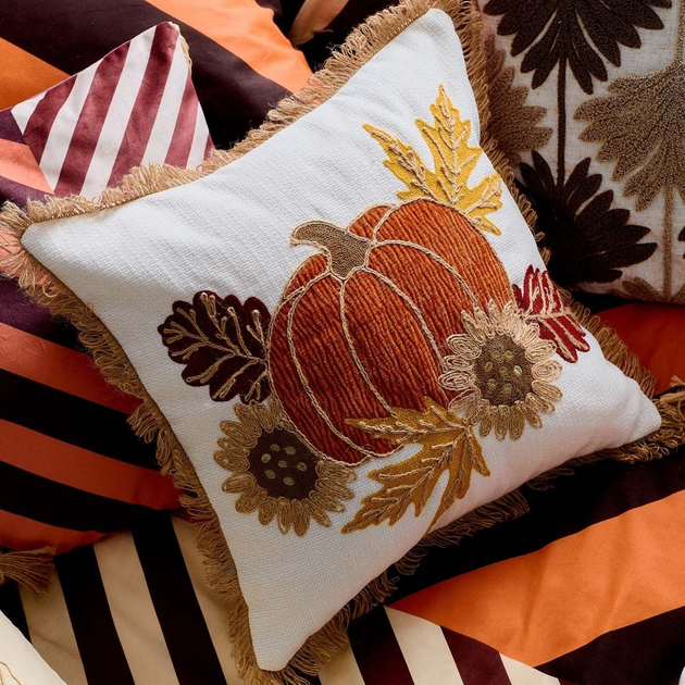 Poszewka Homla Neser z wyszywanymi dyniami Biała 45 x 45 cm (5906496704772) - obraz 6