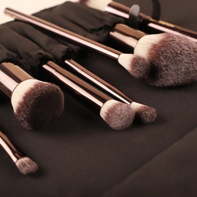 Великий набір веганських пензлів з чохлом Hourglass Vegan Brush