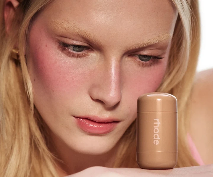 Кремовые румяна Rhode "Juice box" Pocket blush - Фото 5 Кремовые румяна Rhode "Juice box" Pocket blush - изображение 5