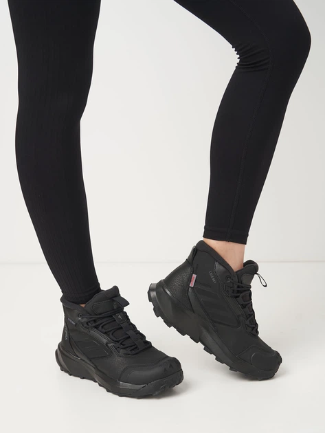 Женские зимние ботинки для туризма низкие Adidas Terrex Winter