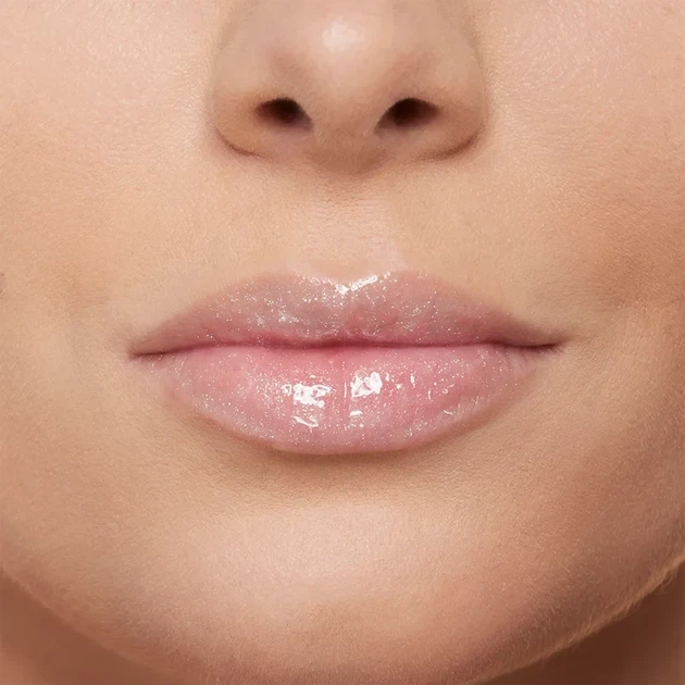 Maybelline New York Lifter Gloss Увлажняющий блеск для губ с гиалуроновой кислотой № 01 - Фото 3 Maybelline New York Lifter Gloss Увлажняющий блеск для губ с гиалуроновой кислотой № 01 - изображение 3