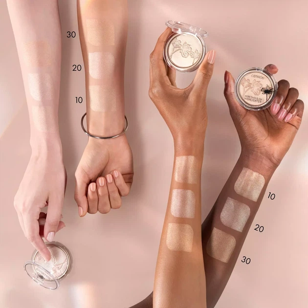Catrice More Than Glow Highlighter Пудра-хайлайтер для лица № 030 - изображение 6