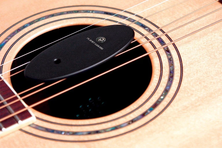 Увлажнитель для гитары D'Addario Planet Waves GH Acoustic Guitar Soundhole Humidifier - Фото 4 Увлажнитель для гитары D'Addario Planet Waves GH Acoustic Guitar Soundhole Humidifier - изображение 4