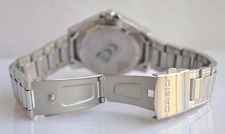 Чоловічий годинник Casio MTD-1053D-1AVEF / MTD-1053D-1AVES - зображення 6