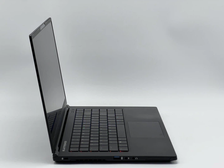 Игровой ноутбук Б-класс Eluktronics MAG-15 1660TI / 15.6" (1920x1080) IPS / Intel Core i7-9750H (6 (12) ядер по 2.6 - 4.5 GHz) / 16 GB DDR4 / 960 GB SSD / nVidia GeForce GTX 1660 Ti, 6 GB GDDR6, 192-bit / WebCam б/у - Фото 3 Игровой ноутбук Б-класс Eluktronics MAG-15 1660TI / 15.6" (1920x1080) IPS / Intel Core i7-9750H (6 (12) ядер по 2.6 - 4.5 GHz) / 16 GB DDR4 / 960 GB SSD / nVidia GeForce GTX 1660 Ti, 6 GB GDDR6, 192-bit / WebCam б/у - изображение 3