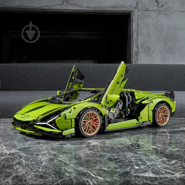 Конструктор-суперкар на радиоуправлении Lamborghini Sian 42115 (RC) | Машина на пульте Technic | 1:8 (3696 деталей) - Фото 2 Конструктор-суперкар на радиоуправлении Lamborghini Sian 42115 (RC) | Машина на пульте Technic | 1:8 (3696 деталей) - изображение 2