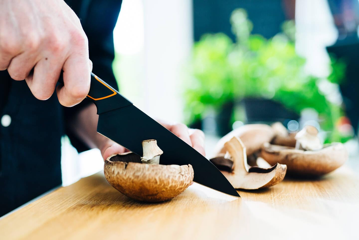 Ніж для шеф-кухаря Fiskars Edge 15 см (6424009783117) - зображення 4