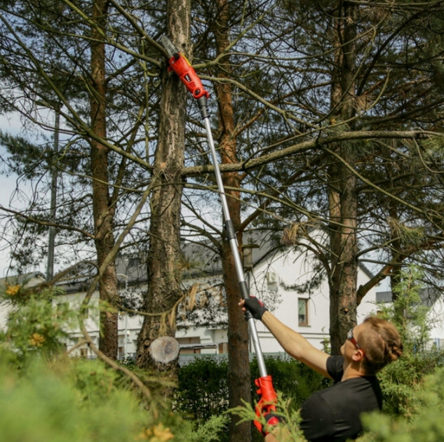 Urządzenie ogrodowe na wysięgniku YATO YT-84800 pilarka gałęzi 710 W 255 cm (5906083090677) - obraz 7
