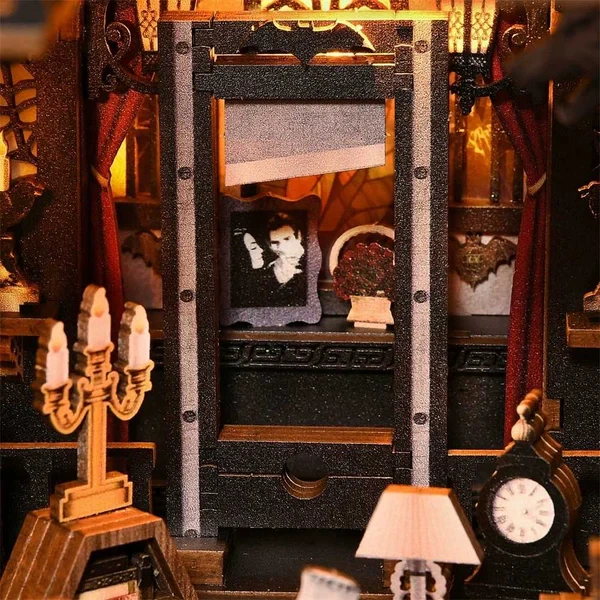 Бук Нук Венсдей 3D Інтер'єрний конструктор Wednesday Dark Family DIY Book Nook Kit SL-04 - изображение 8
