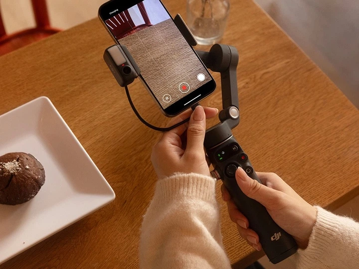 Монопод-стабілізатор DJI Osmo Mobile 7P (CP.OS.00000401.01) - Фото 11 Монопод-стабілізатор DJI Osmo Mobile 7P (CP.OS.00000401.01) - зображення 11