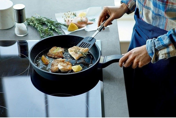 Сковорода WMF PermaDur Excellent 28 см (4000530683298) - зображення 9