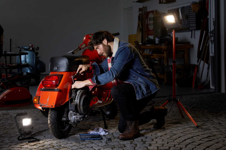 Reflektor budowlany LEDVANCE 100 W - obraz 4