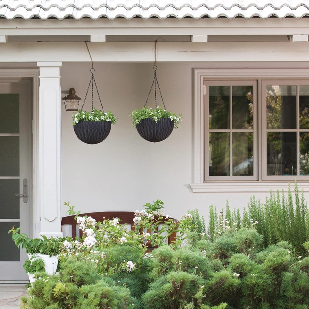 Горшок для растений Keter Rattan hanging sphere с цепками подвесной, темно-коричневый, 8,6 л - Фото 6 Горшок для растений Keter Rattan hanging sphere с цепками подвесной, темно-коричневый, 8,6 л - изображение 6
