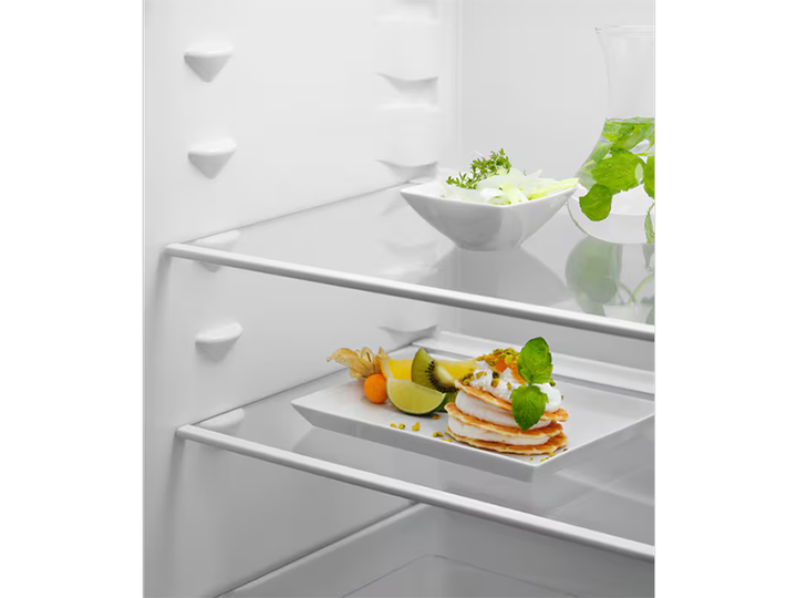 Холодильник встраиваемый Electrolux - ERD6DE18S4 - изображение 5