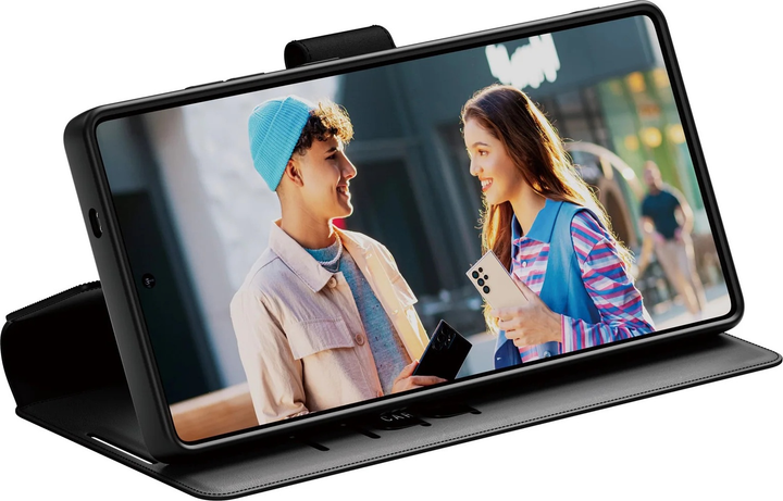 Etui z klapką CARE by PanzerGlass Wallet Case w. Kickstand do Samsung Galaxy S25 Ultra Black (CRRFEWLG38488) - obraz 3