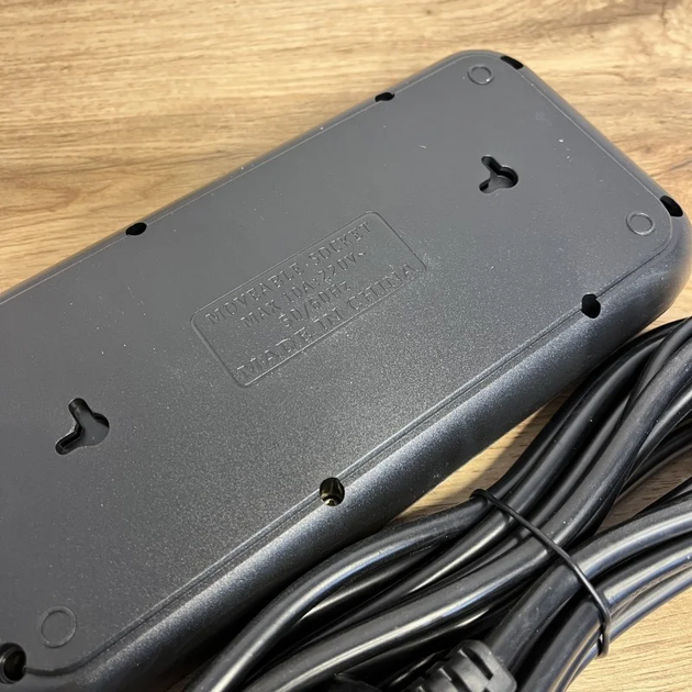 Удлинитель с 6 розетками 4 USB-A 2 USB-C портами 2500W 5 метров - Фото 3 Удлинитель с 6 розетками 4 USB-A 2 USB-C портами 2500W 5 метров - изображение 3