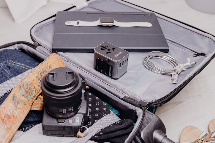 Ładowarka sieciowa Verbatim Travel Adapter 30W 3 x USB-C, 2 x USB-A UTA-03 Black (23942495451) - obraz 4