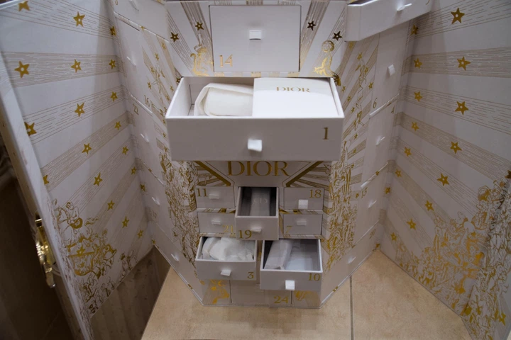 Адвент календар Dior на 24 мініатюри dior advent calendar